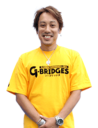 アキヤマ タクヤ