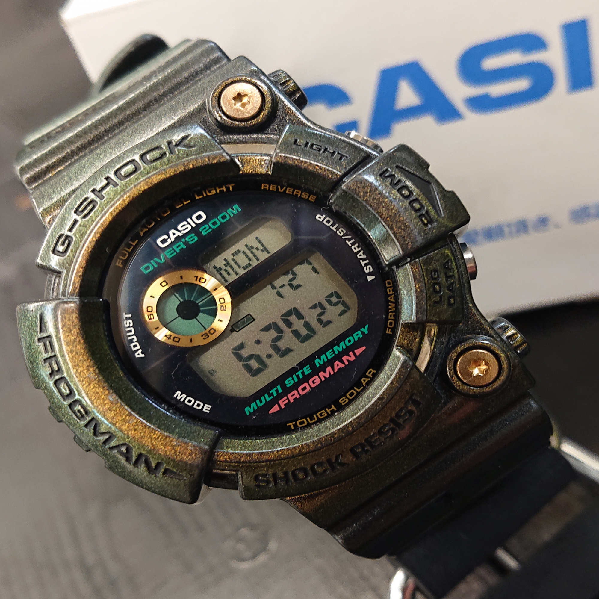 G-SHOCK 腕時計 フロッグマン GW-200GM-9ゴールドディフェンダー 