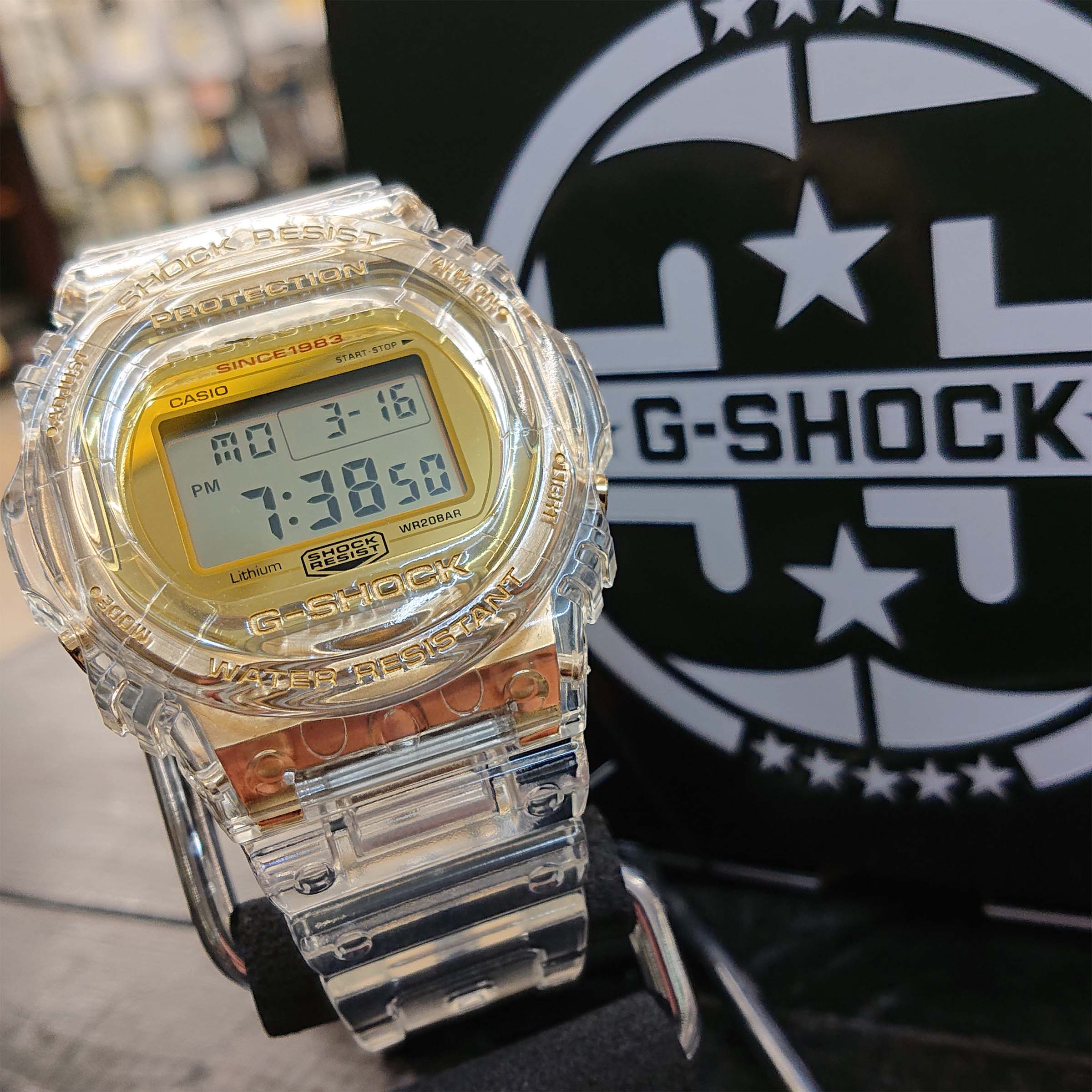 G-SHOCK　5700 35周年　DW-5735E-7JR　グレイシアゴールド